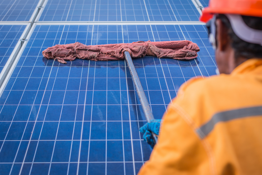 Limpeza de Placa  Fotovoltaica